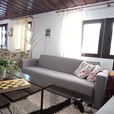 Villatzer - Traditional House With Fireplace And Garden Tzermiádon Exterior foto