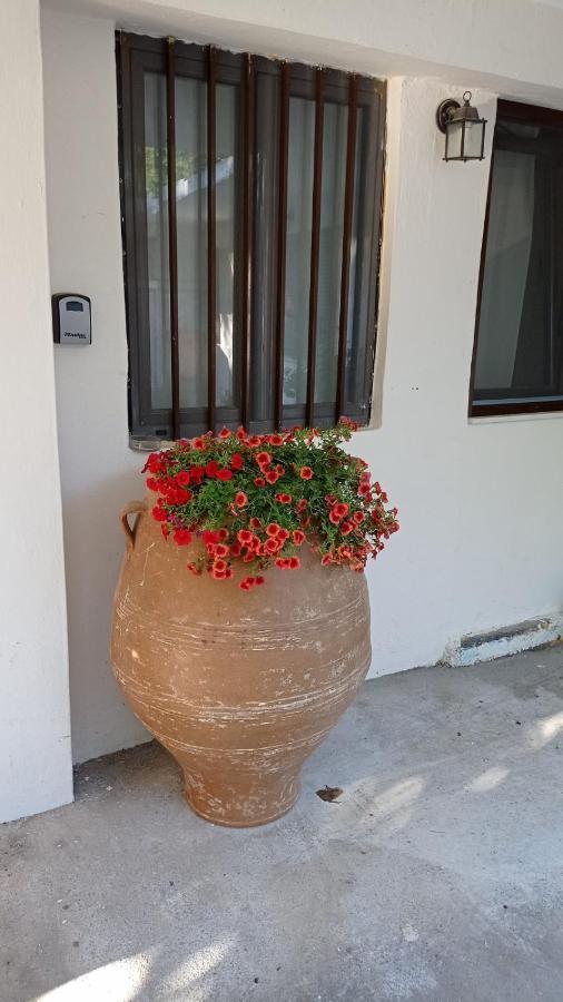 Villatzer - Traditional House With Fireplace And Garden Tzermiádon Exterior foto