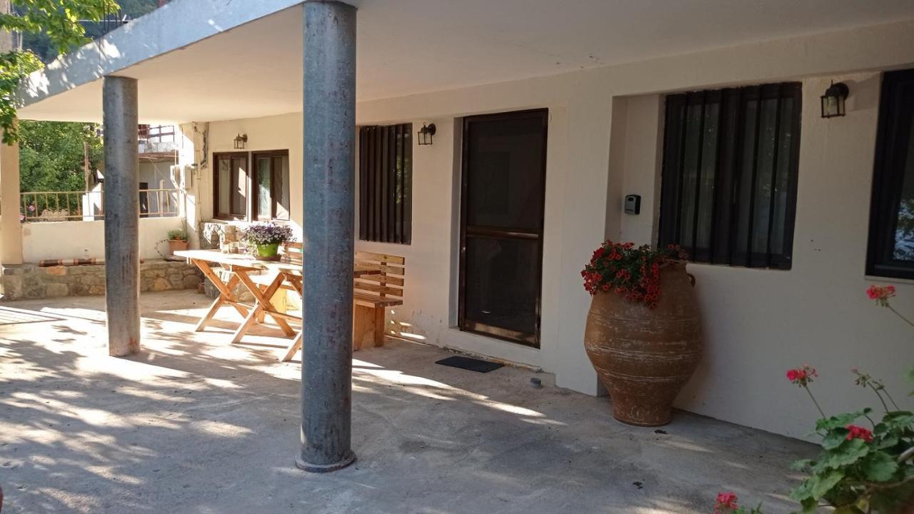 Villatzer - Traditional House With Fireplace And Garden Tzermiádon Exterior foto